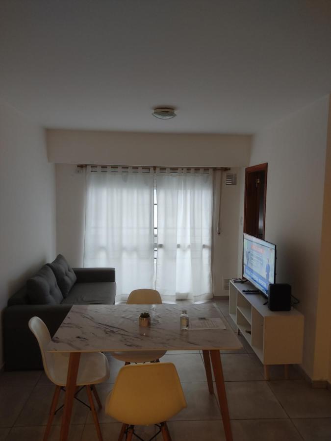 Dpto De 1 En El Centro De La Ciudad Apartment Rosario